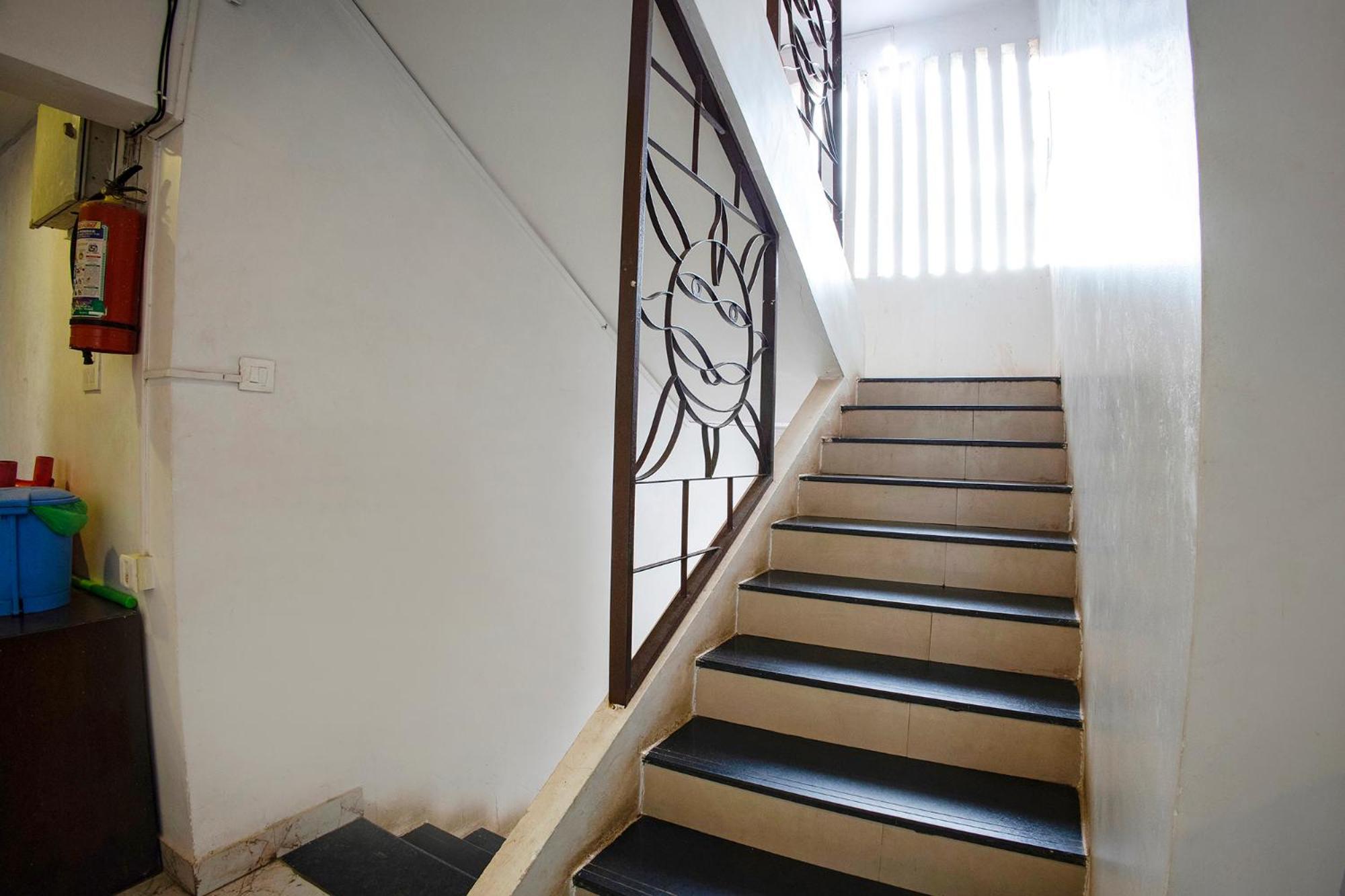 Fabhotel Comfort Stays - Nr Miramar Beach Панаджи Екстериор снимка