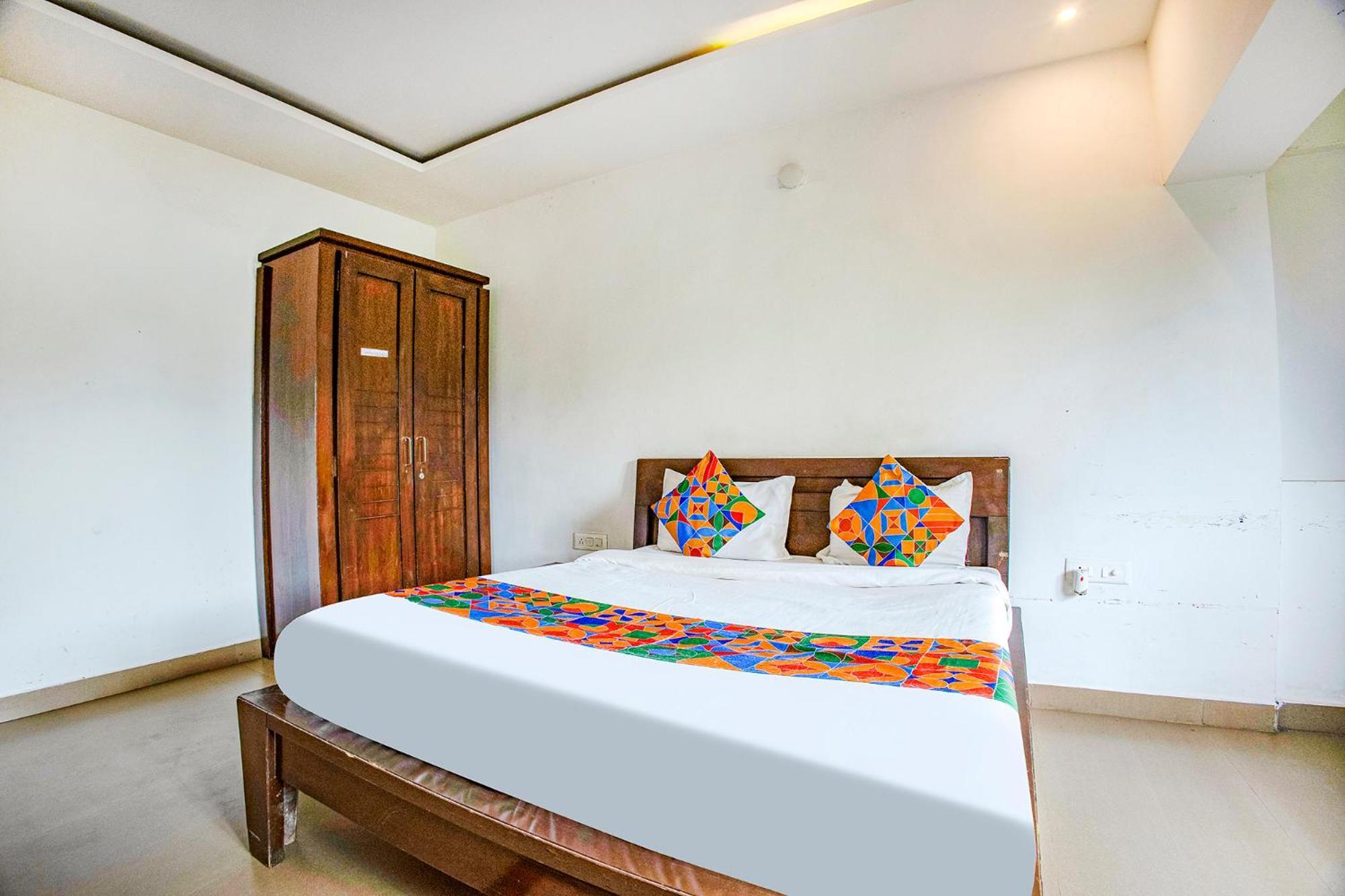Fabhotel Comfort Stays - Nr Miramar Beach Панаджи Екстериор снимка