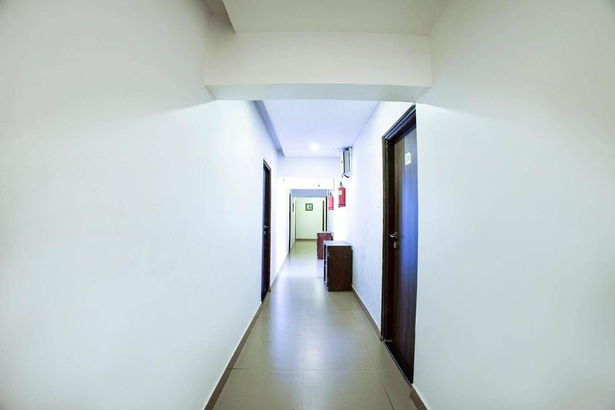 Fabhotel Comfort Stays - Nr Miramar Beach Панаджи Екстериор снимка