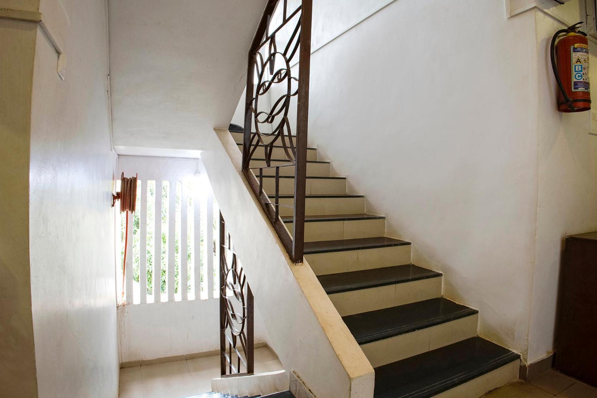 Fabhotel Comfort Stays - Nr Miramar Beach Панаджи Екстериор снимка