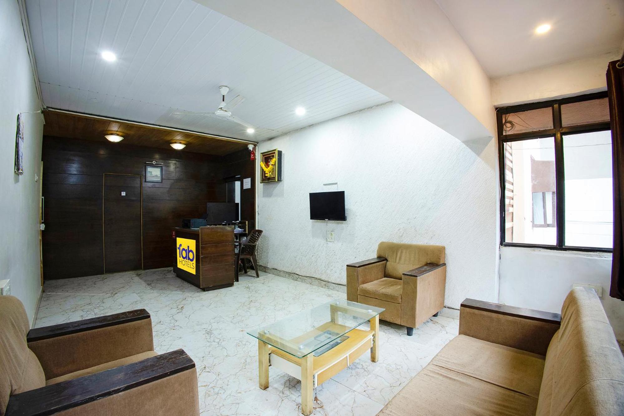 Fabhotel Comfort Stays - Nr Miramar Beach Панаджи Екстериор снимка